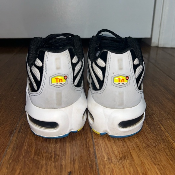Nike Air Max Plus - W7 - 5.5Y - Picture 4 of 5
